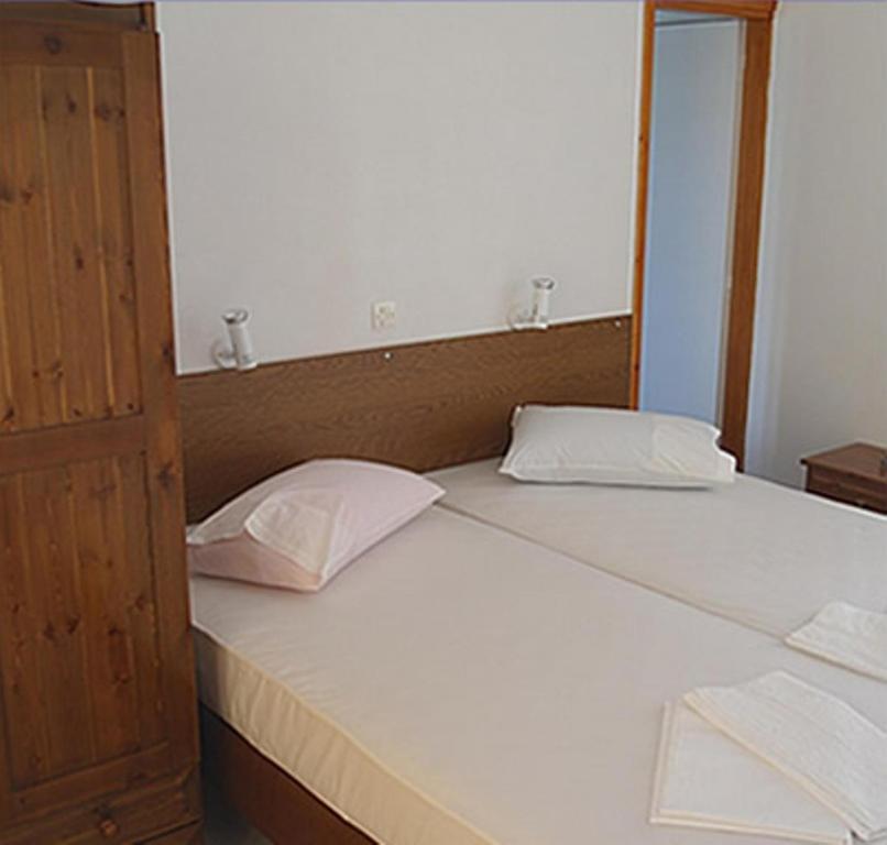 Costantonia Holiday Apartments Agia Marina  Zimmer foto