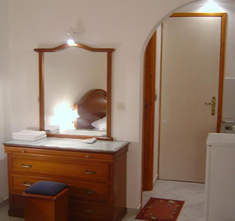 Costantonia Holiday Apartments Agia Marina  Zimmer foto
